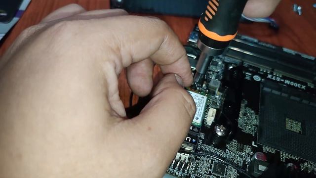 Membangun Home Server Hemat Listrik dengan Asrock Deskmini X300: Hardware dan Konfigurasi