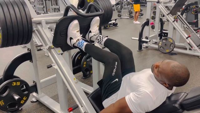 Tabarnak😳 630 lbs 💪🏽💪🏽Never give up Banana wey bodybuilding 🏋🏼♀️💪🏽✅abòne,like ,pataje mèsi