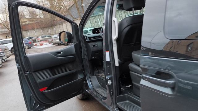0498 hyundai staria 2024