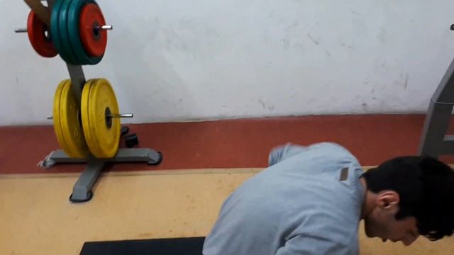 Заруба с Подростком по Приседаниям / Половина своего веса на максимум повторений