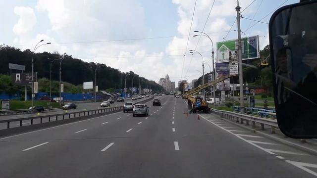 Поездка через мост Патона на на правый берег в Киеве