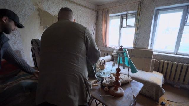 Нашел на старой даче в Звенигороде трофейный немецкий буфет.