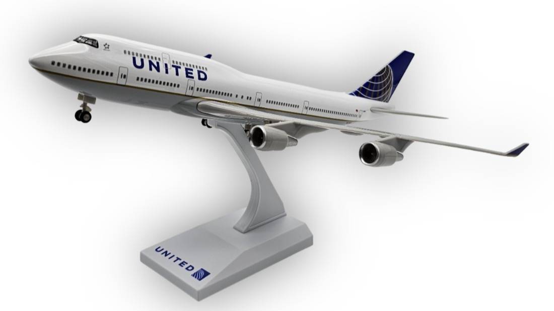 Модель самолета Boeing 747 United Airlines длина 32 см (с подсветкой и звуком)