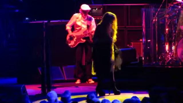 Fleetwood Mac performing "Gold Dust Women" at the LA Forum 4-14-15