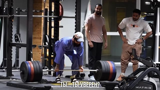 Уборщик_Анатолий_ШОКИРУЕТ_Красоток_в_Зале_Мастер_спорта_Пранкует