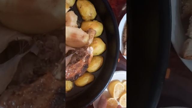 ЭКСПРЕСС УЖИН С КУРИЦЕЙ ЗАПЕЧЕННОЙ С ЯБЛОКАМИ ! ПОДАЕТСЯ ЗЕЛЕНЬЮ И С ЛИМОННЫМ СОКОМ !