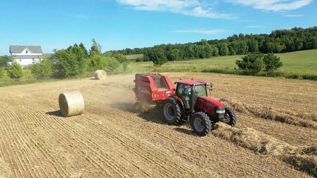 CASE IH MAXXUM AND NEW HOLLAND BALER