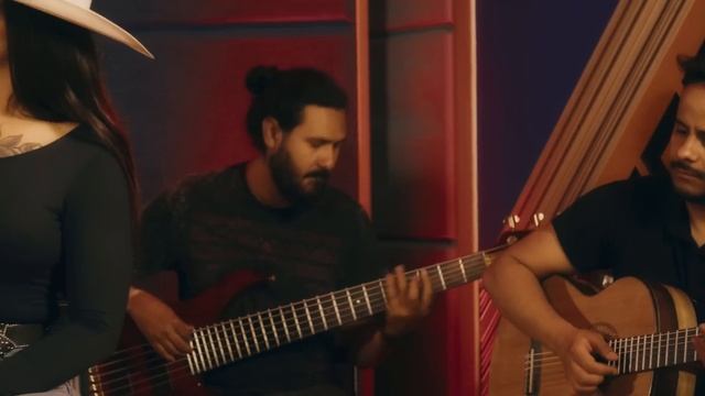Mili Moreira - Boate Azul / Som de Cristal Feat. Letícia Santos (Videoclipe Oficial)