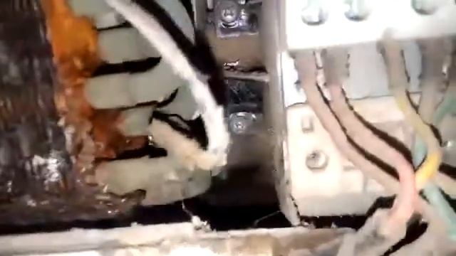 شرح تسريب المياه من الوحدة الداخلية