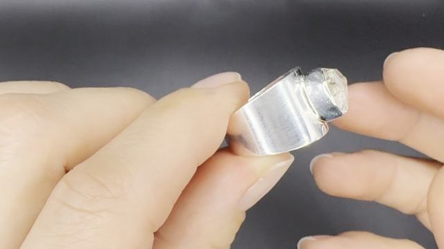 Кольцо с херкимерским алмазом Размер камня 9,6x6,3 мм Размер кольца 18 АЛ017Е
