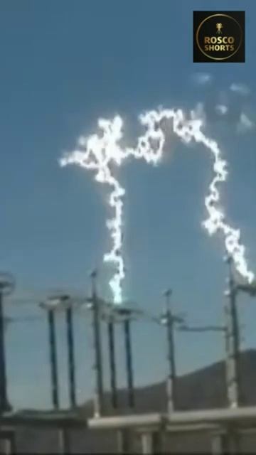 Example of Electric breakdown of Insulator or     Corona discharge