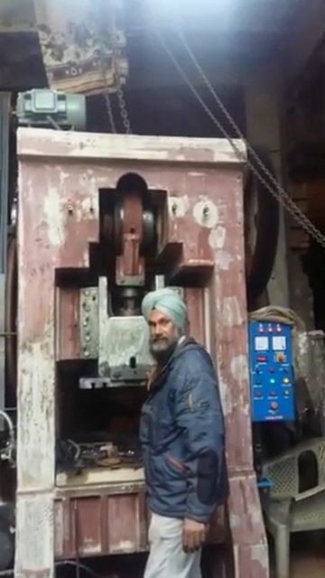 New kabir industrial corpation

250 ton h type pneumatic clutch power press mobile number 987254350