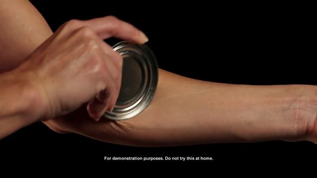 How to easily open a can without sharp edges with the Toucan Can Opener