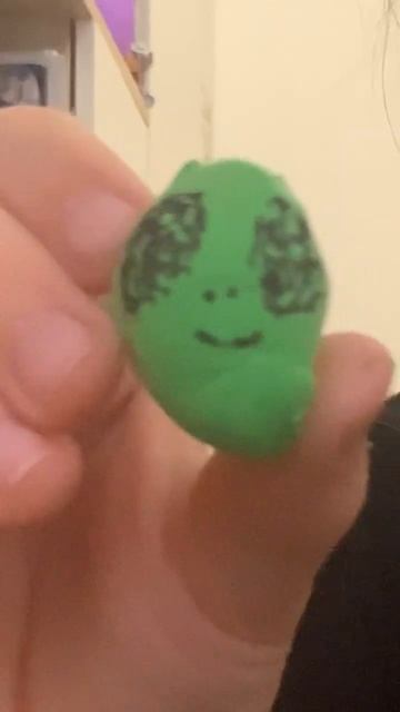 💚Инопланетянин из лёгкого пластилина 👽 #пластилин #инопланетянин