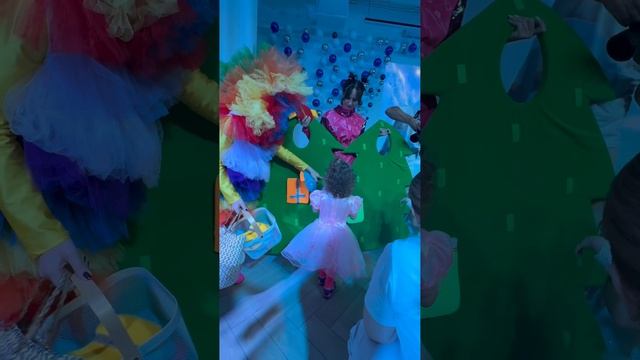 Новогодний утренник 25.12.2024 в 10.00 в Бэби клубе на Менделеева