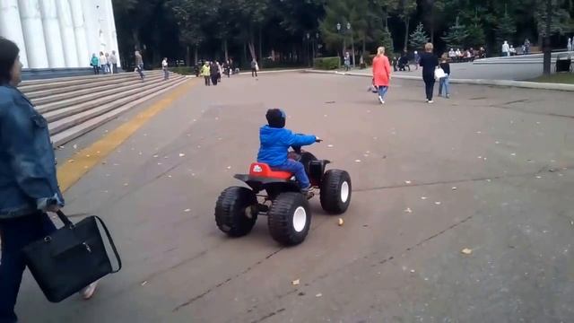В первый раз на квадроцикле!!!