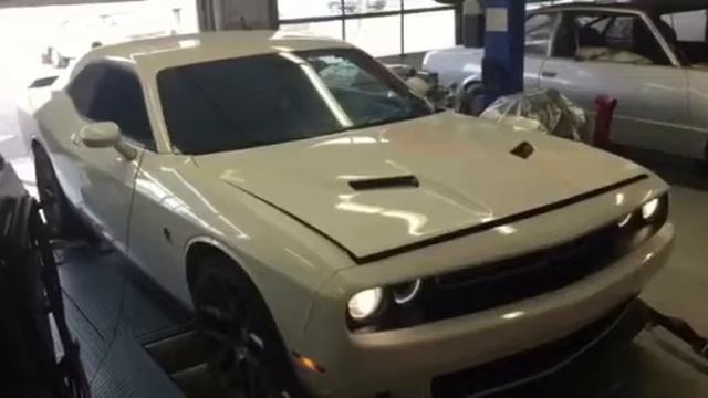 16  Dodge Scat Pack Challenger on on the Dyno! This thing screams!