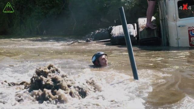 УАЗ Морковкина превратился в подлодку и выплыл на ComeUp MadX, Offroadfest2021. Отзыв на лебедку