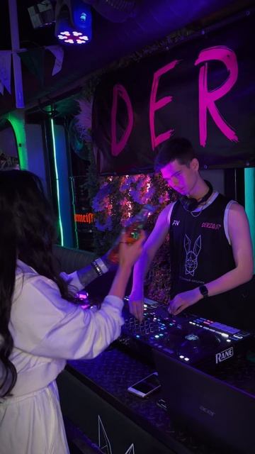 Какой вариант выбрал бы ты? #юмор #bar #funny #dj #кроликбарростов