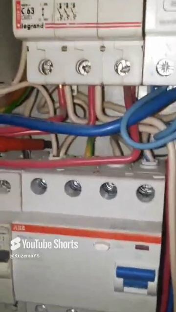 топовые  ошибки электриков при сборке щитов! #electrician #электрика #гост #ремонт #строительство