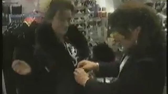 Vicky Lee on Tranny Shopping 1999