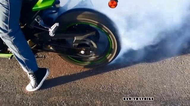 Kawasaki Ninja 300R exhaust sound and acceleration compilation