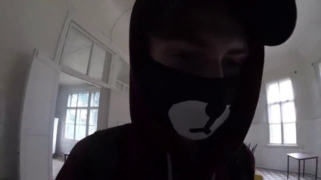 пробрался в псих больницу
