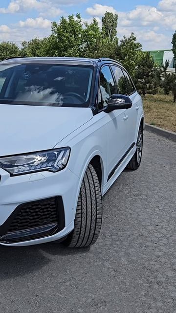 Полная оклейка AUDI Q7 матовой полиуретановой прозрачной пленкой + антихром