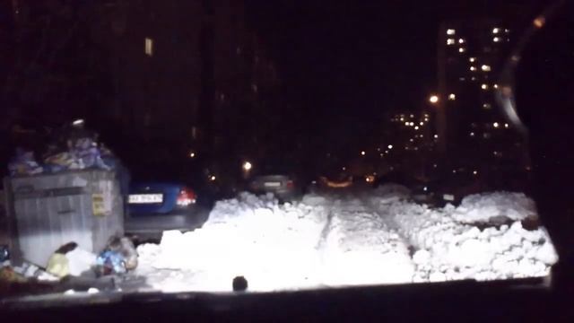 Как припарковаться во дворе