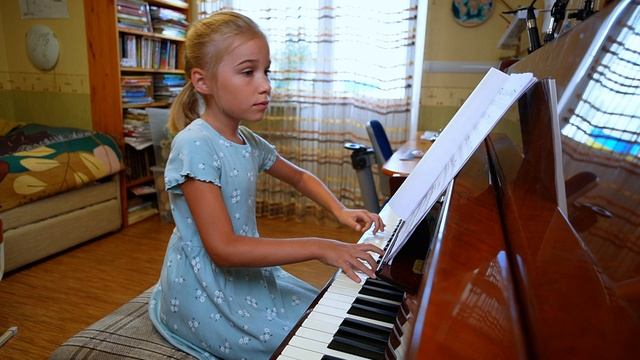 Ярослава Лемешкина, 7 лет. Произведение за три урока. М.П.Зив 'Спокойной ночи'