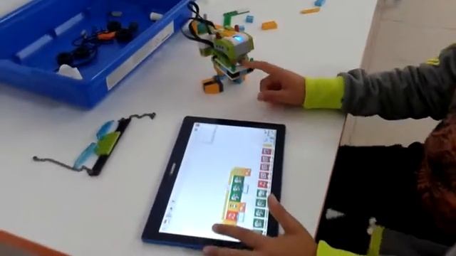 Lego Wedo 2.0 Melikcan ve Dino