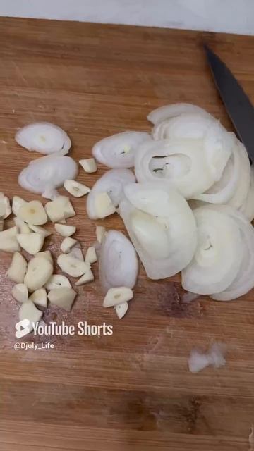 Готовим картошечку 🥔 с грибами 🍄🟫 , очень вкусно получилось 👍, всем приятного аппетита 😊👋