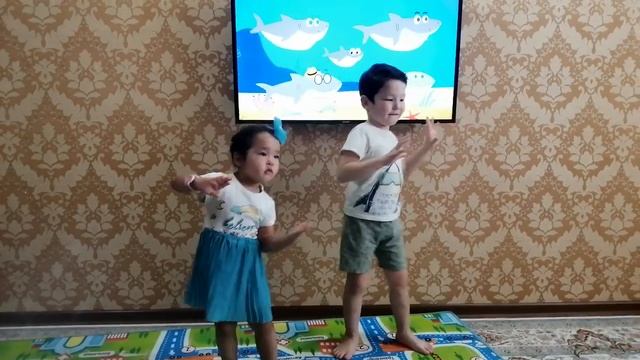 Акуленок танцуем вместе бэйби шарк baby shark