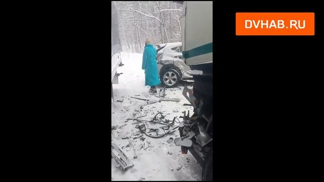 Пробка образовалась на трассе Хабаровск-Комсомольск из-за массового ДТП