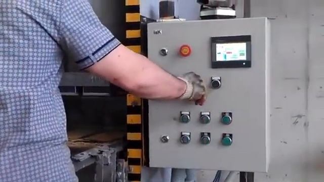 Пресс для производства кирпича компании промвектор