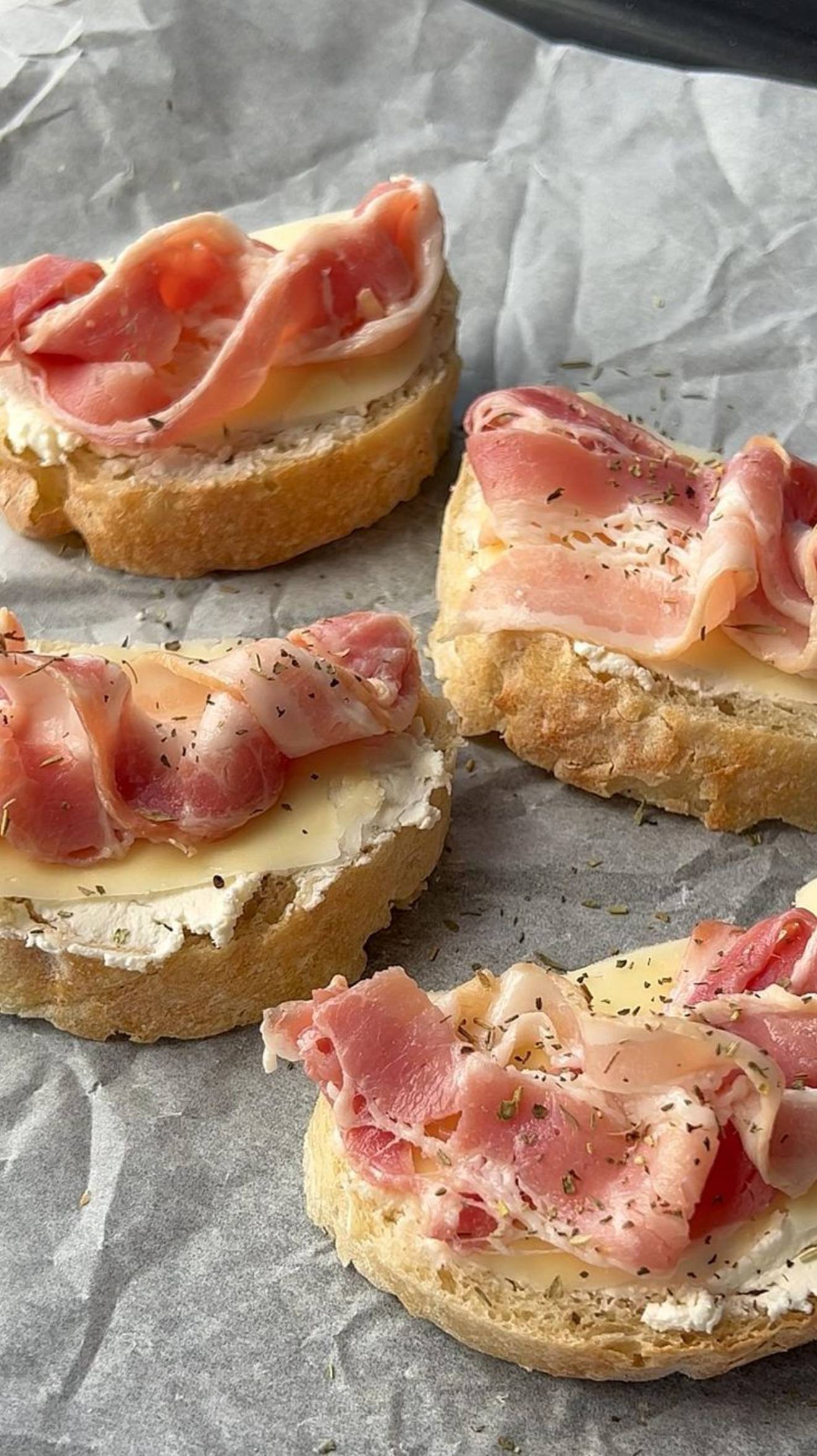 🔥 Горячие бутерброды с беконом – хрустящие и сытные! 🥓🧀