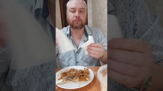 На ужин ем плов с курицей и жареные яйца. Прекурсоры огурец маринованный и капуста. МУКБАНГ.
#плов #