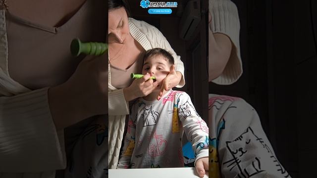 как чистить зубки маленьким детям?
