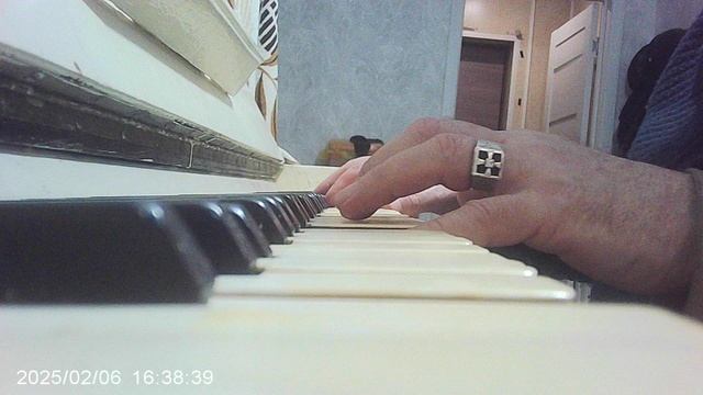 Музыкальная композиция из двух аккордов: C и C7
