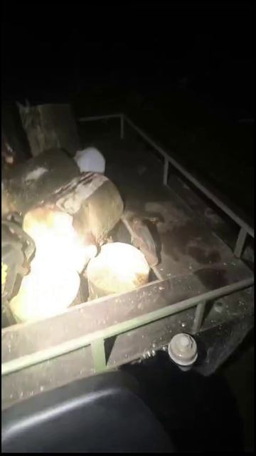На вездеходе через реку с дровами. Переломка Ураган Дикарь