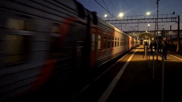 Электровоз ЧС2Т-1038  с поездом №009 «Псков»