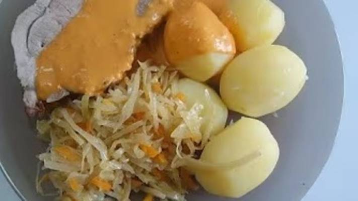 Свиная шея, кислая капуста, картофель. Schweinenacken, Sauerkraut, Kartoffel. Маринкины творинки.