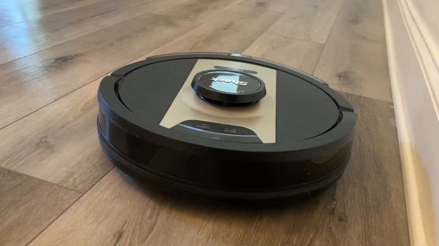 HONEST REVIEW: Shark Two-In-One Robot Vacuum and Mop - WATCH BEFORE YOU BUY | Product Reviews by Da