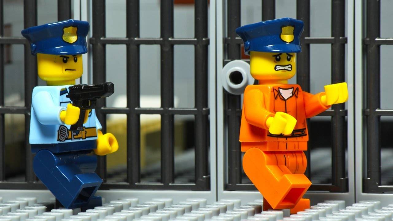 LEGO City Island Prison Break Escape From The Sea