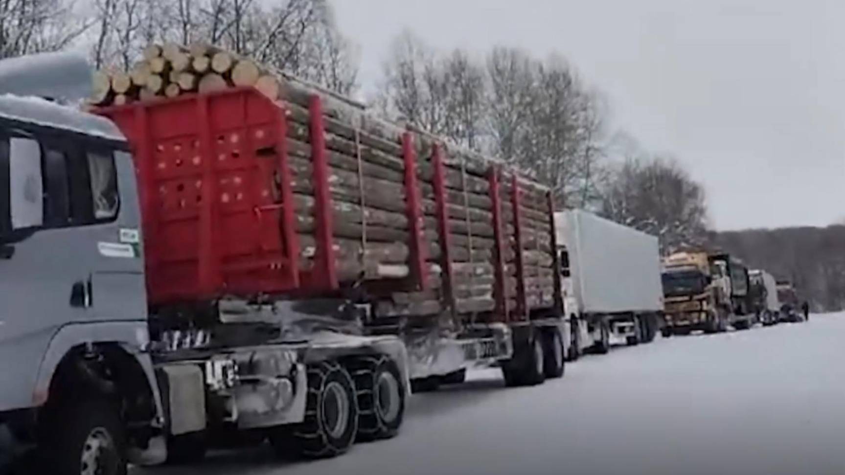 В Хабаровском крае 90 фур застряли из-за метели