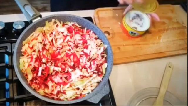 БОРЩ с тушёнкой - если тушёнка нормальная, то это быстро, вкусно и недорого 😉