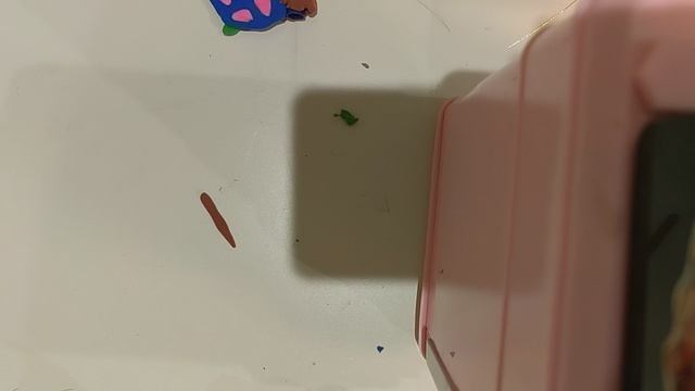 Лепим ручки из пластилина