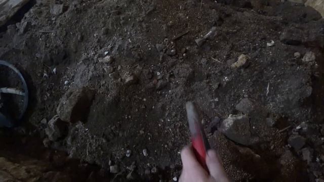 ВСКРЫЛИ ПОЛЫ В ДОМЕ ПРОБАБУШКИ! МОНЕТ-ТЬМА!