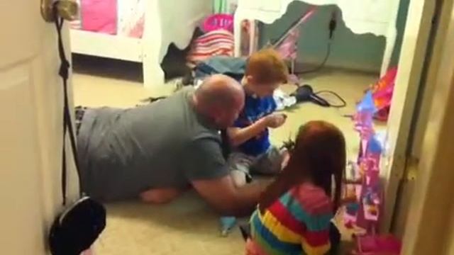 Dad plays princess dolls with kids on hidden camera