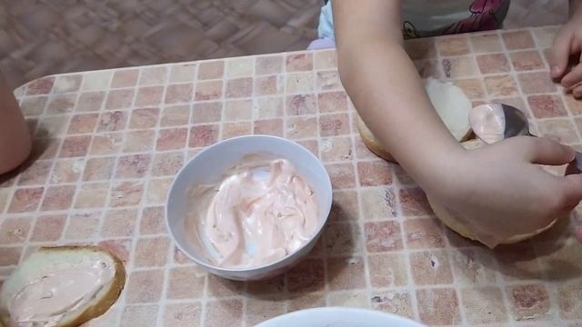 БУРГЕР ДЛЯ ДЕДУШКИ😄 МИЛАНА ГОТОВИТ